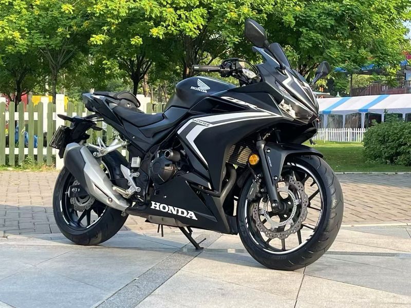 本田WING CBR400R