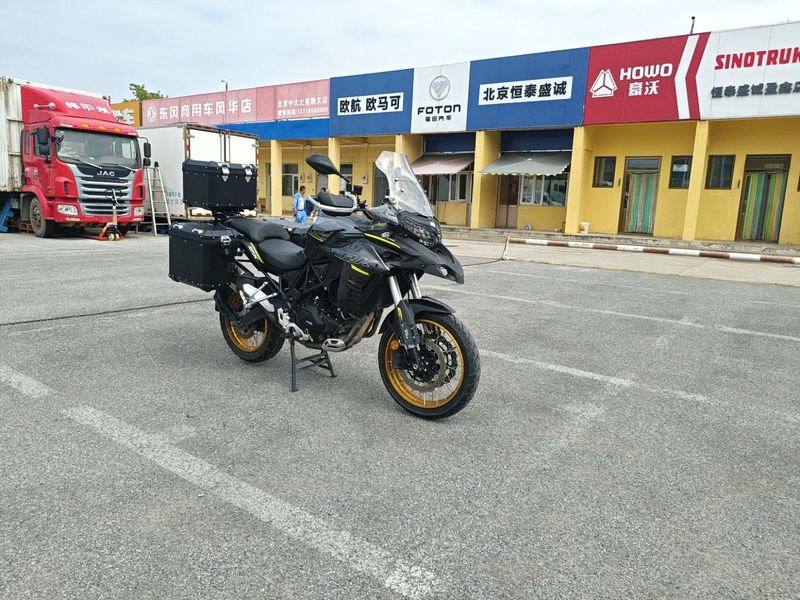 贝纳利 金鹏 TRK502