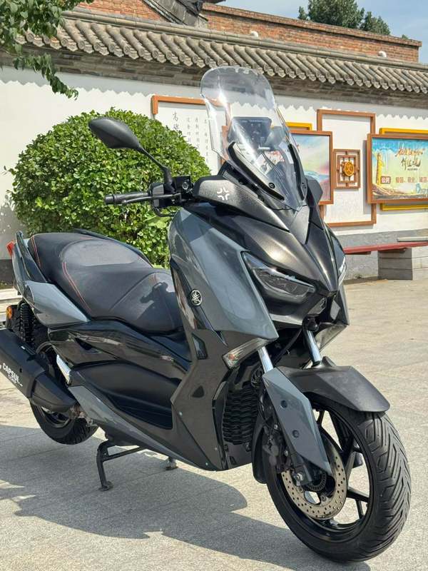 雅马哈 XMAX