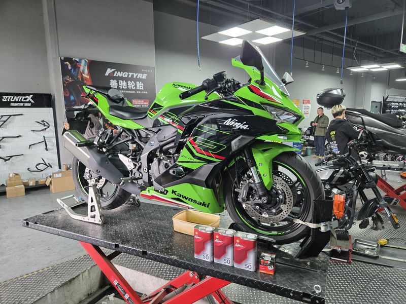 川崎 ZX-4R