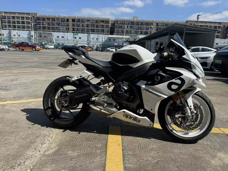 阿普利亚 RS 660 