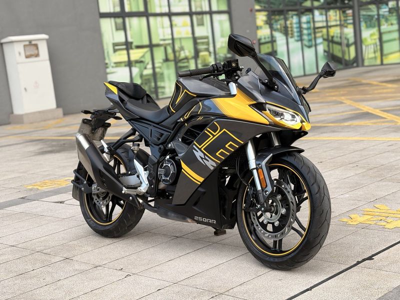 无极 250RR
