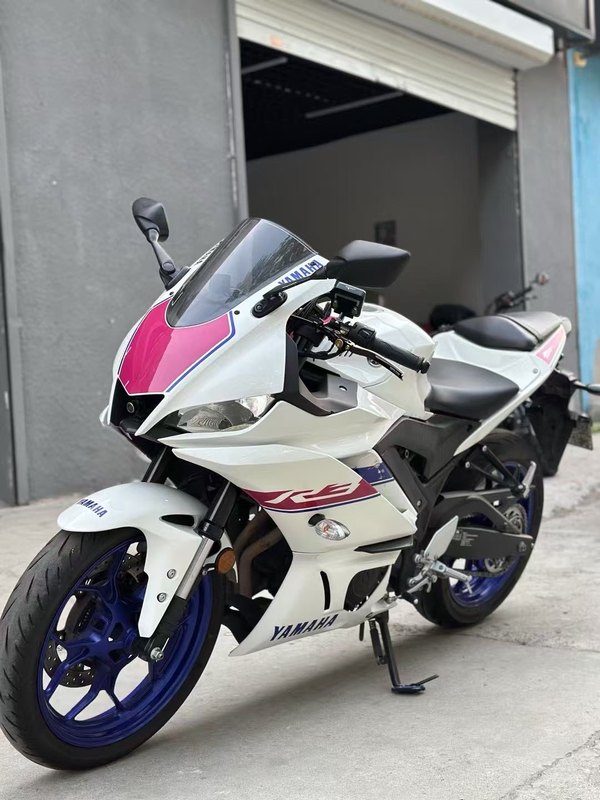 雅马哈 YZF-R3