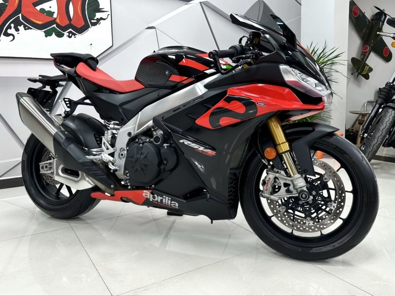 阿普利亚 RSV4