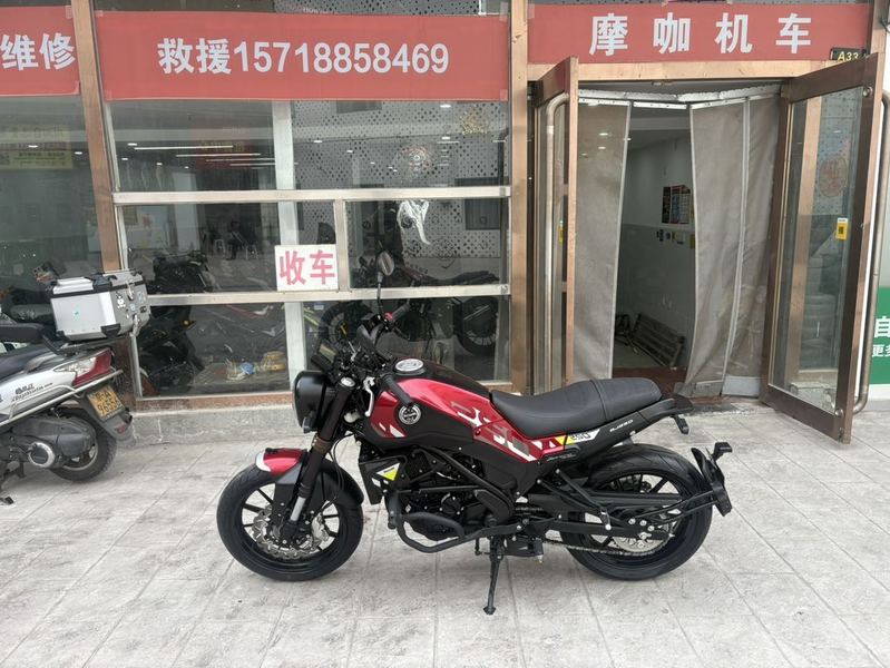贝纳利 幼狮 Leoncino 250