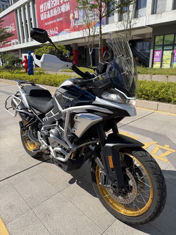 春风 700MT
