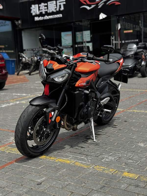 凯旋 Street Triple 765