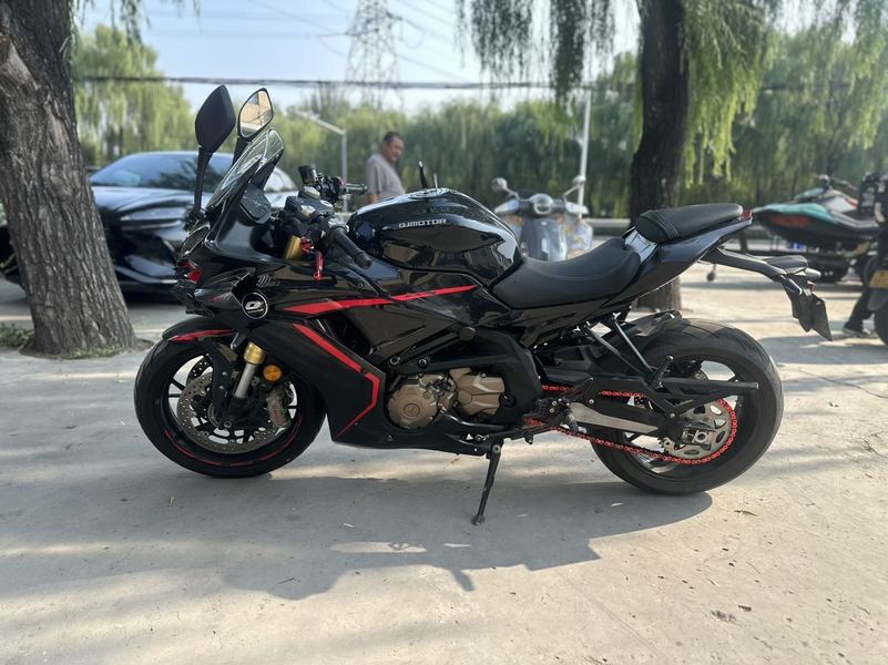 QJMOTOR 赛600