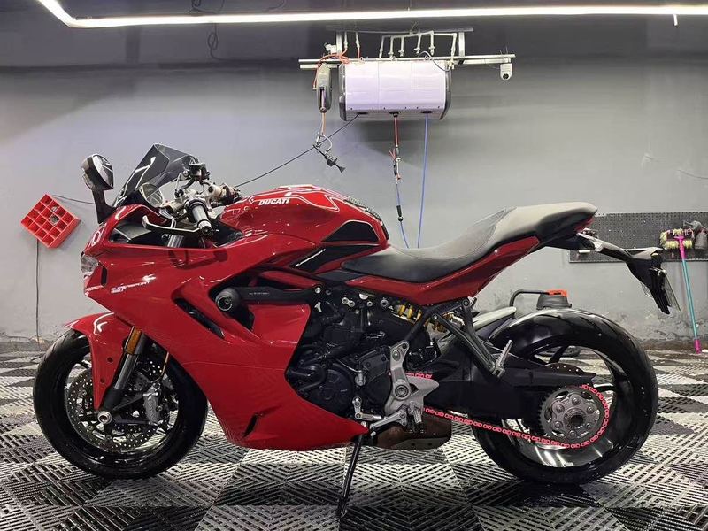 杜卡迪 SuperSport