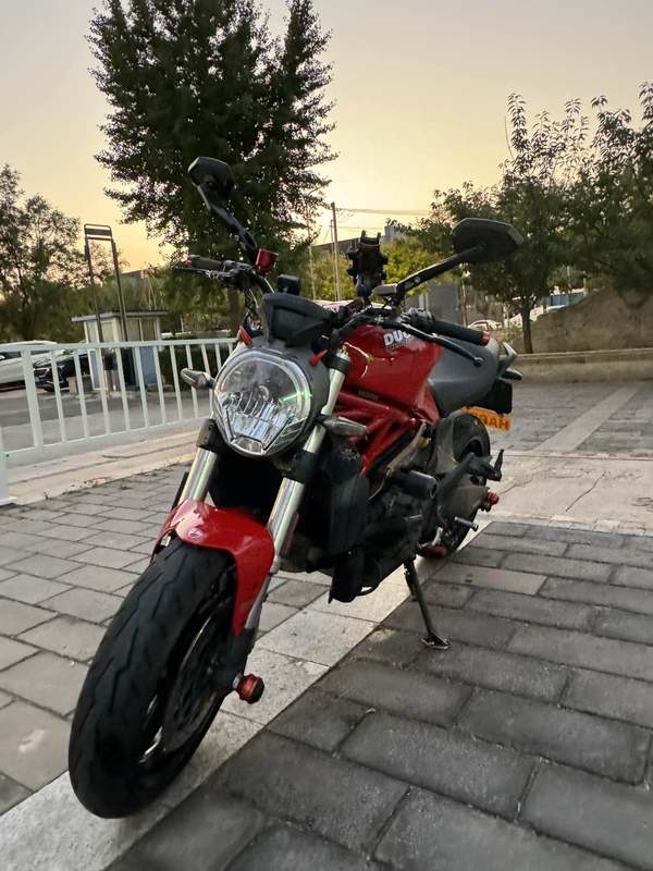 杜卡迪 Monster 821