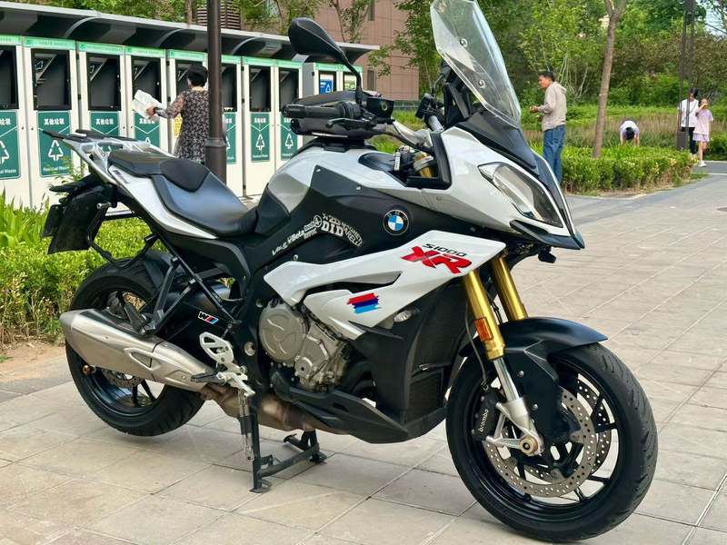 宝马 S 1000 XR
