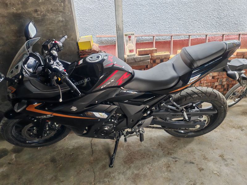 豪爵铃木 GSX250R