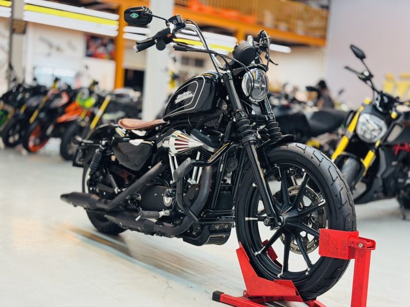 哈雷戴维森 Iron883 硬汉