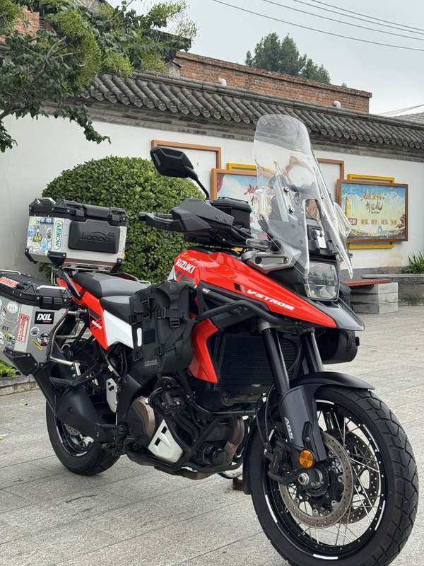 铃木 V-Strom 1050