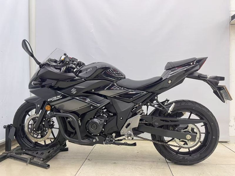 豪爵铃木 GSX250R