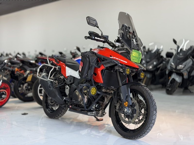 铃木 V-Strom 1050
