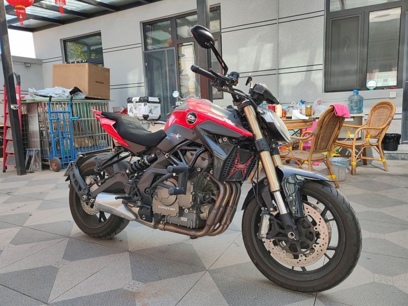 QJMOTOR 追600
