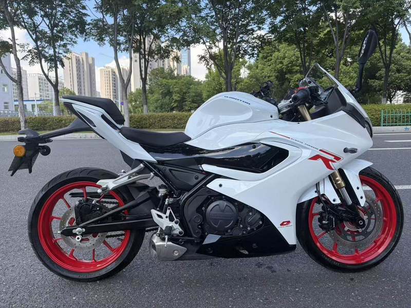 QJMOTOR 赛250