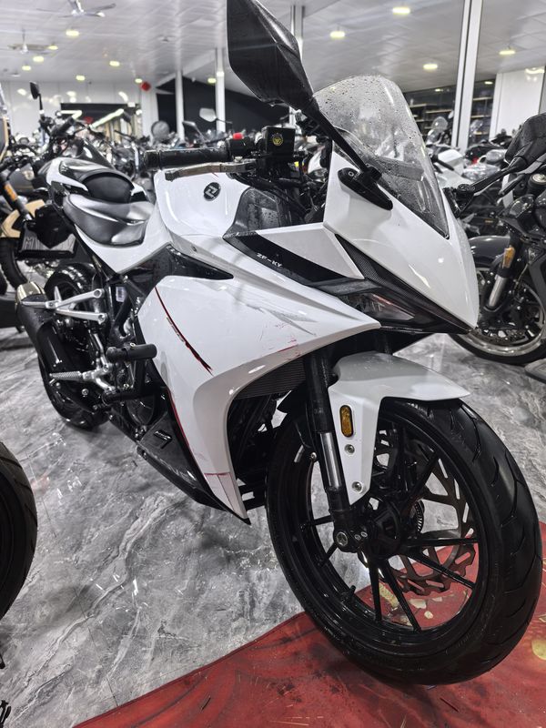 凯越 250RR 刺鸟