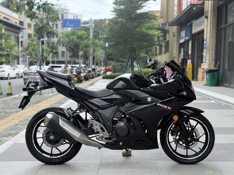 豪爵铃木 GSX250R