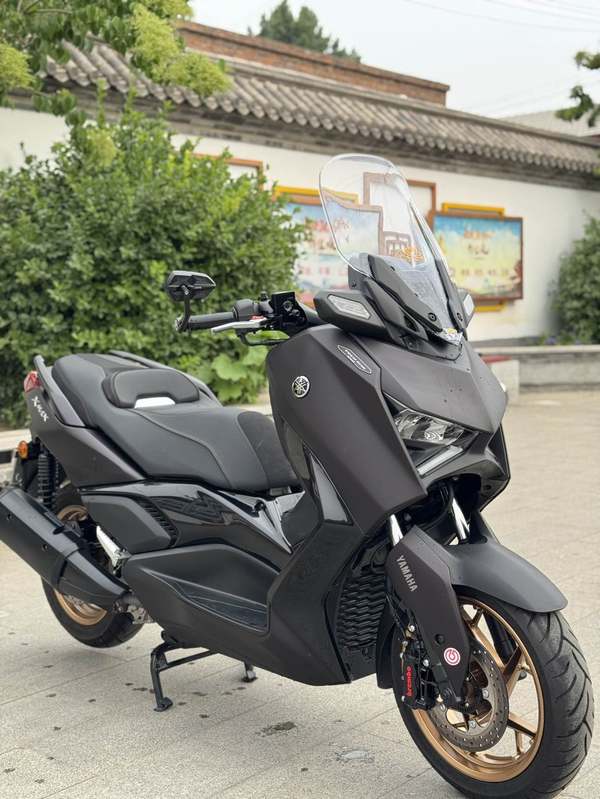 雅马哈 XMAX