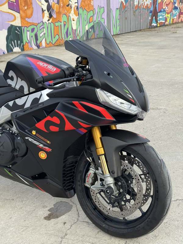 阿普利亚 RSV4