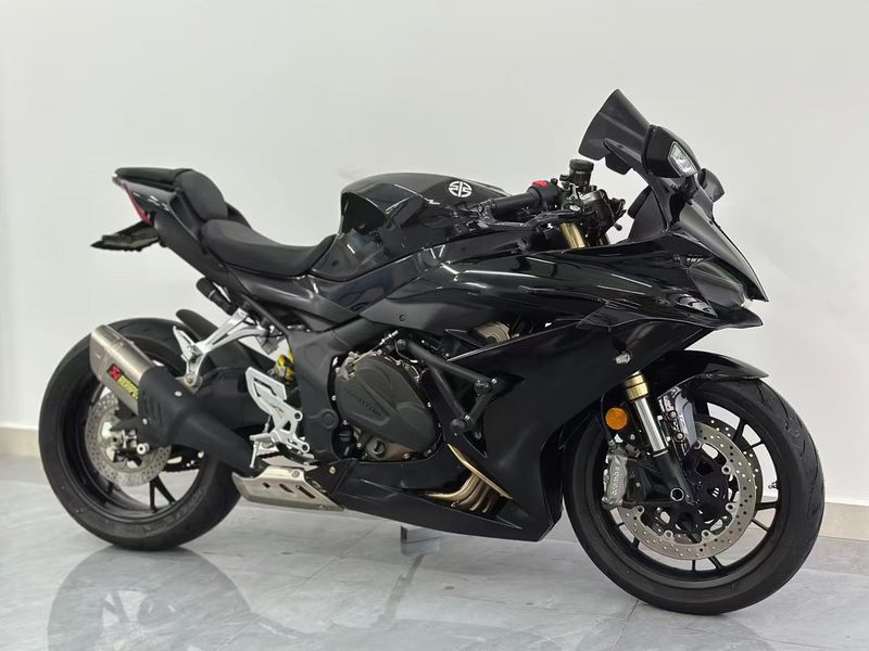 QJMOTOR 赛800