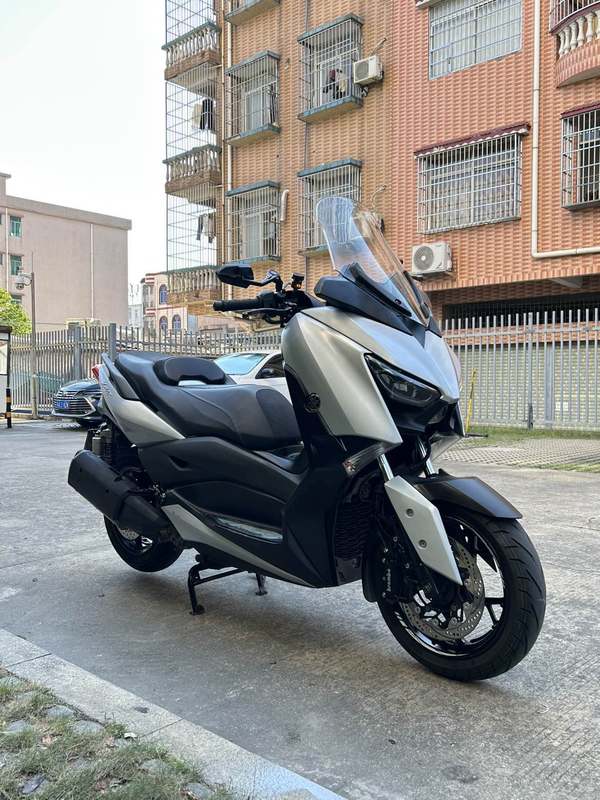 雅马哈 XMAX