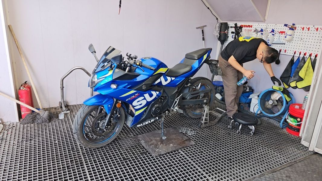豪爵铃木 GSX250R