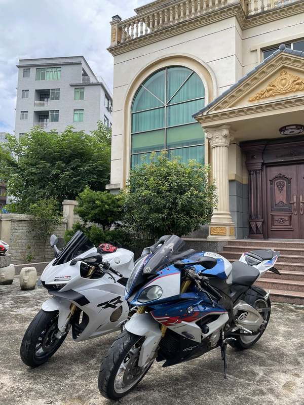 宝马 S 1000 RR