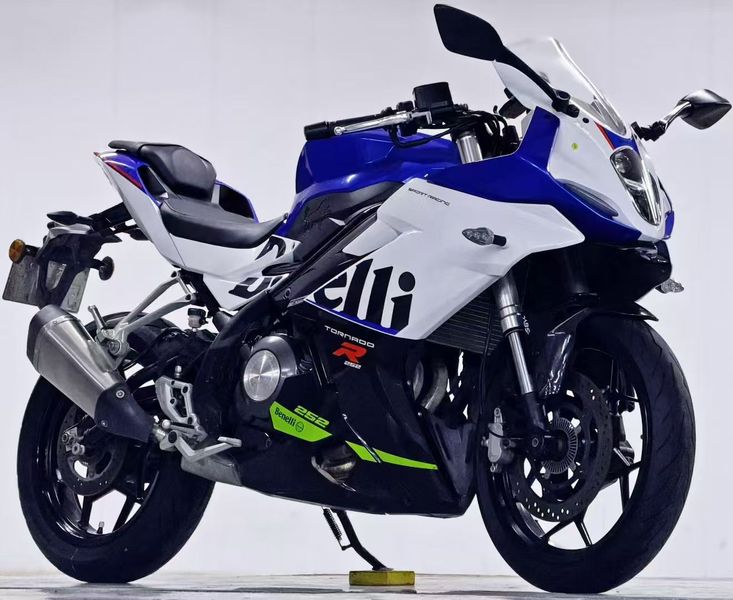 贝纳利 龙卷风 Tornado 252R