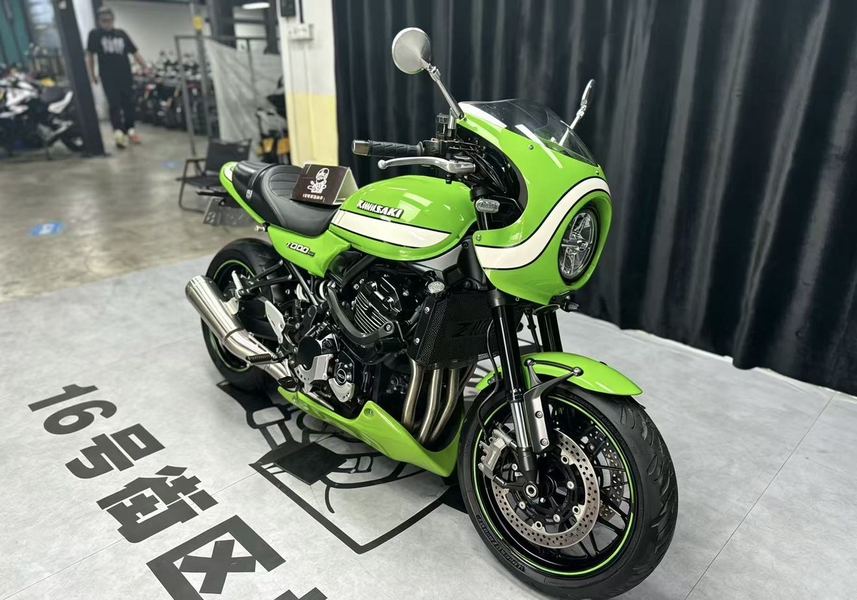 川崎 Z900RS