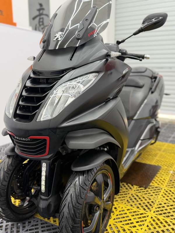 标致 大都会 Metropolis 400i