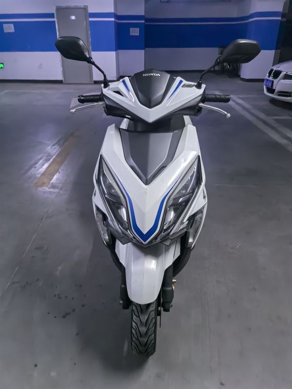 新大洲本田 裂行 RX125Fi