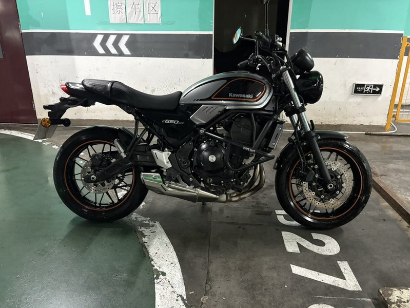 川崎 Z650RS