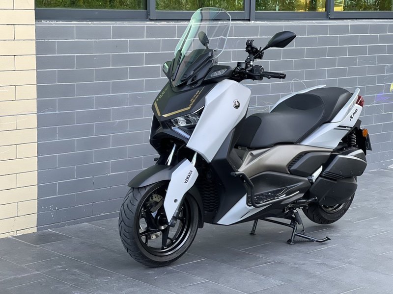 雅马哈 XMAX