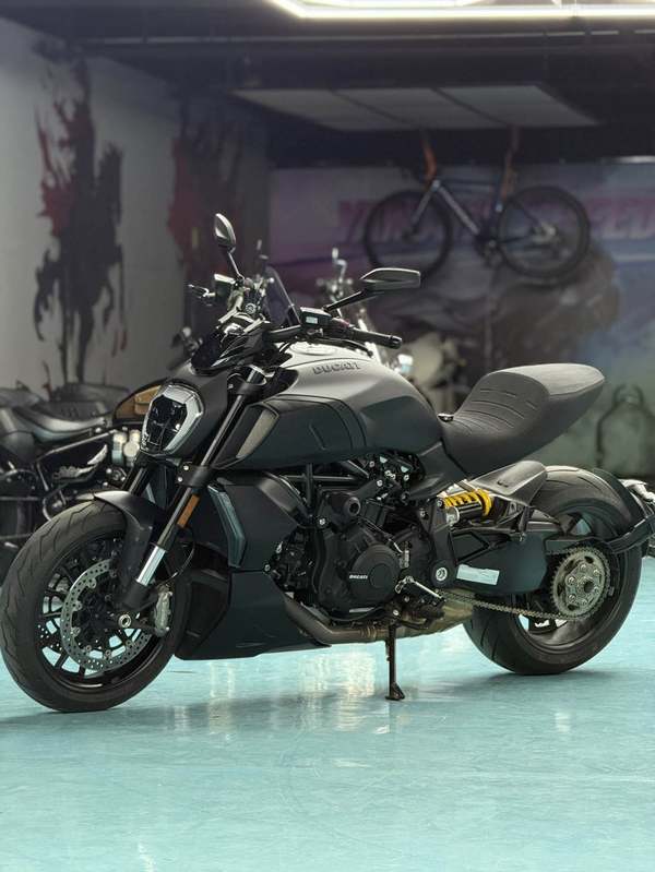 杜卡迪 Diavel 