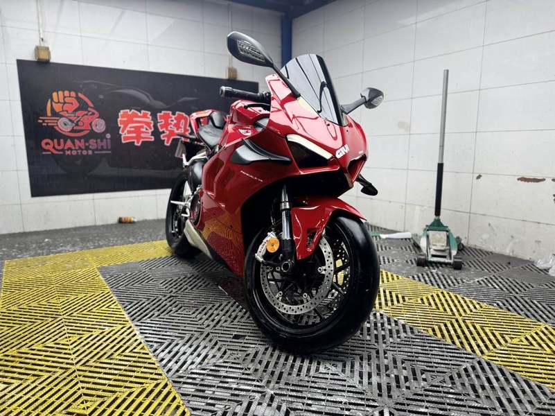 杜卡迪 Panigale V4