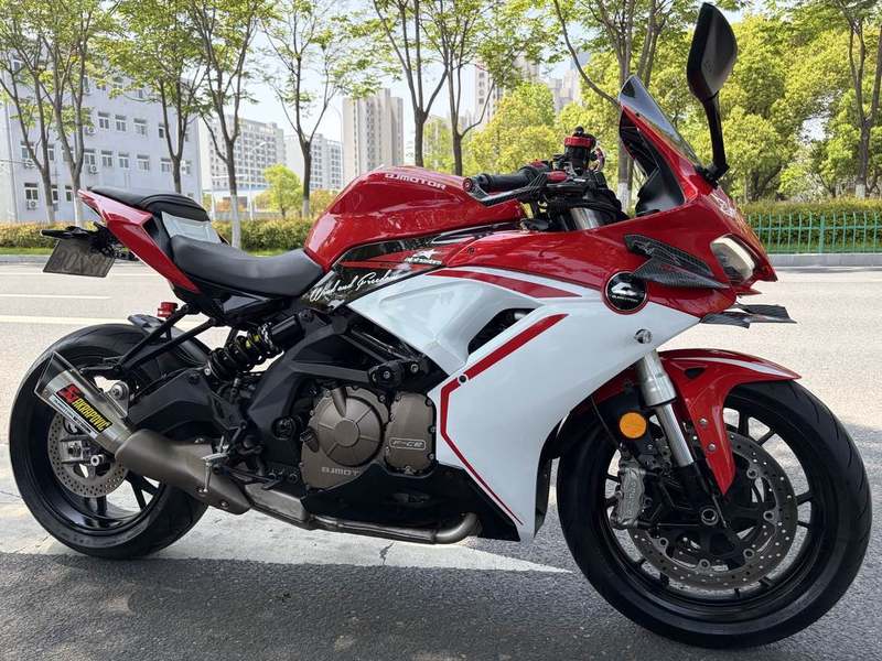 QJMOTOR 赛600