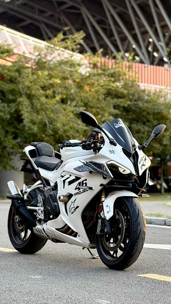 QJMOTOR 赛600
