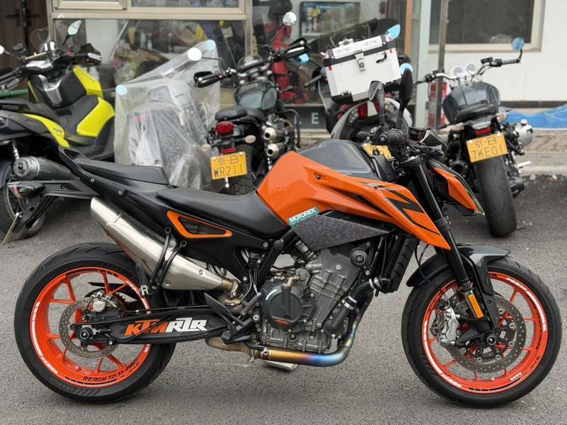 KTMR2R 790 Duke
