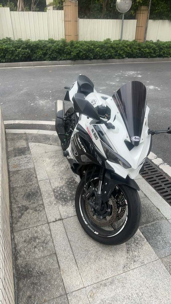川崎 ZX-4R
