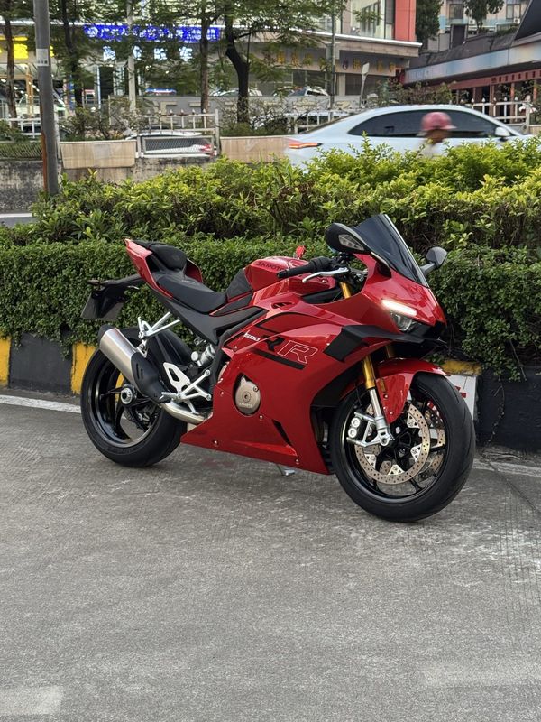 张雪机车 500RR