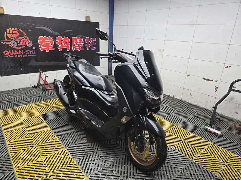雅马哈 NMAX