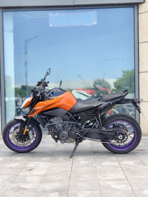 KTMR2R 790 Duke