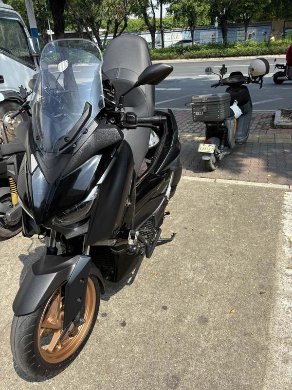 雅马哈 XMAX