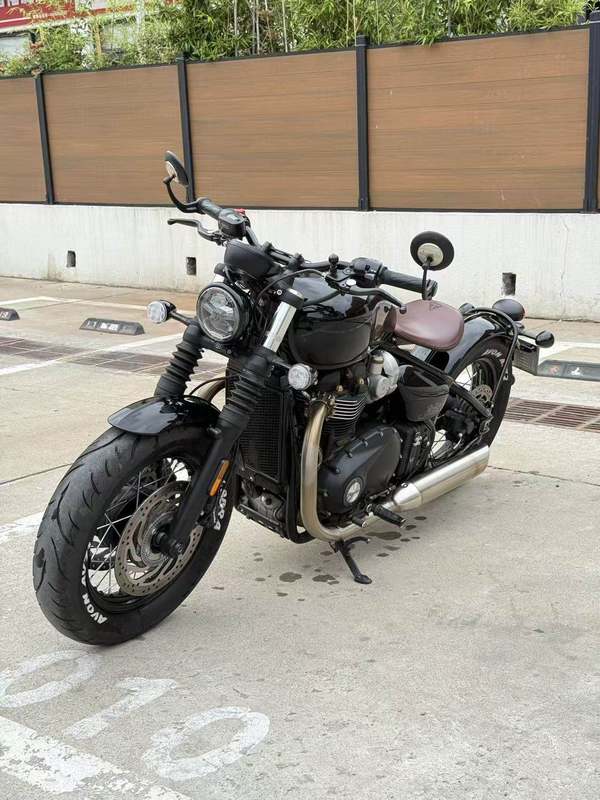 凯旋 Bonneville Bobber