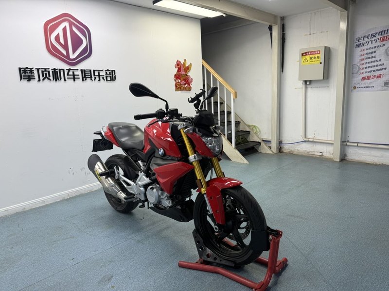 宝马 G 310 R