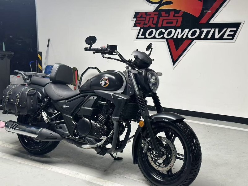 豪爵 TR300