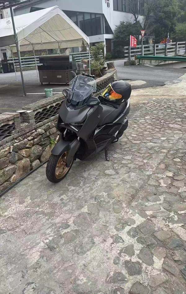雅马哈 XMAX